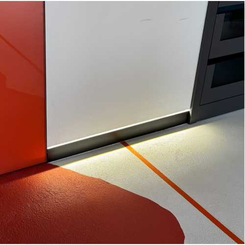 Фото Плинтус скрытого монтажа алюминиевый Pro Design 323 крашеный по RAL (80*12*2700)